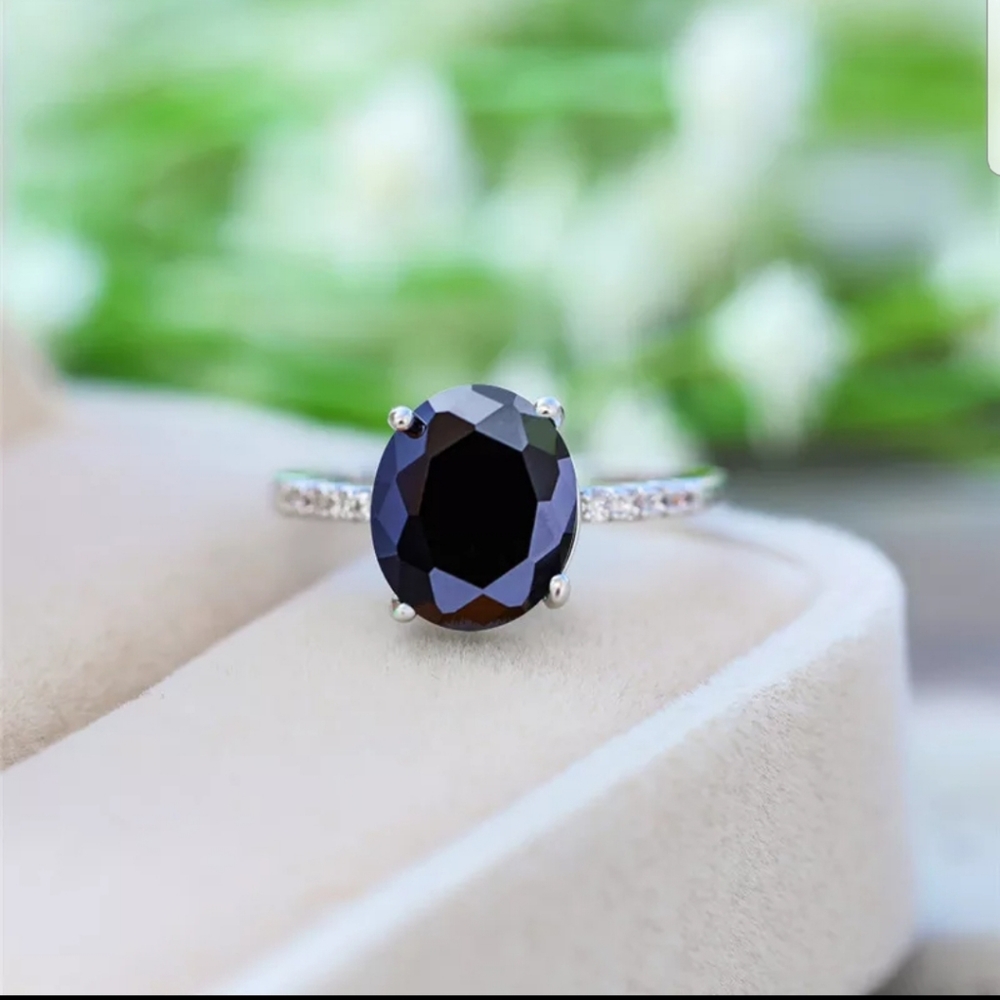 Beautiful blue vintage love oval Zircon ring - Picture 1 of 6